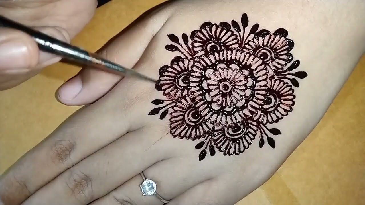 Detail Henna Tangan Simple Dan Mudah Nomer 31
