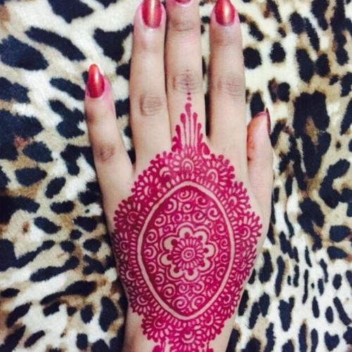 Detail Henna Tangan Warna Merah Nomer 44