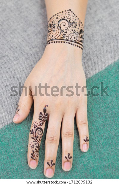 Detail Henna Yang Simple Nomer 30