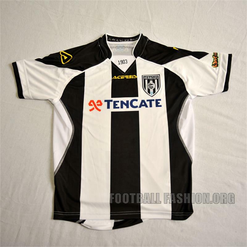 Detail Heracles Almelo Jersey Nomer 22