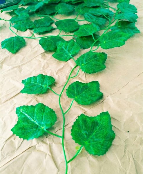 Detail Hiasan Daun Plastik Nomer 35