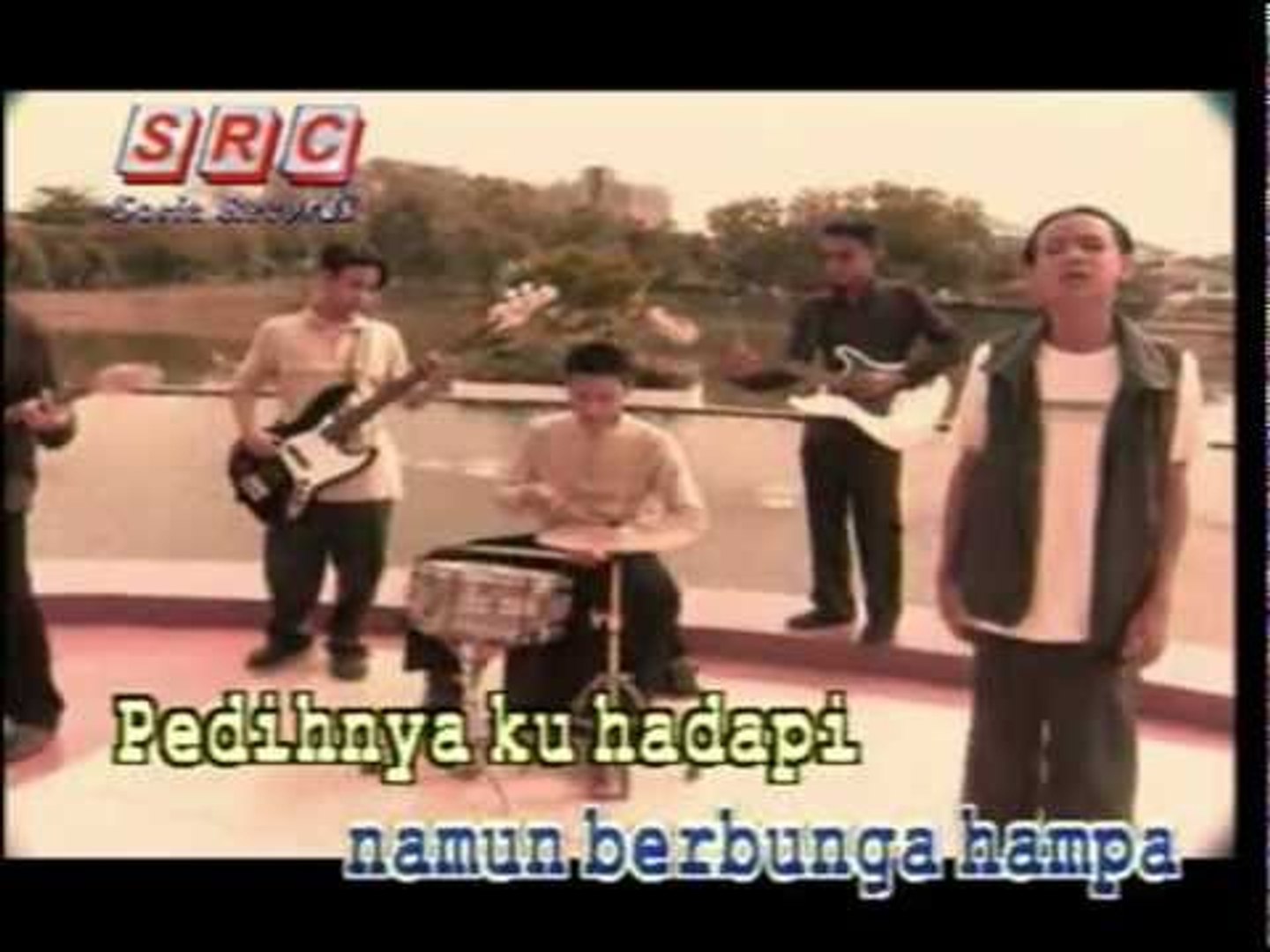 Detail Hiasan Di Laman Rindu Mp3 Nomer 2