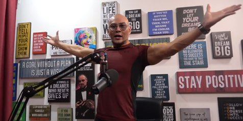 Detail Hiasan Dinding Podcast Deddy Corbuzier Nomer 23