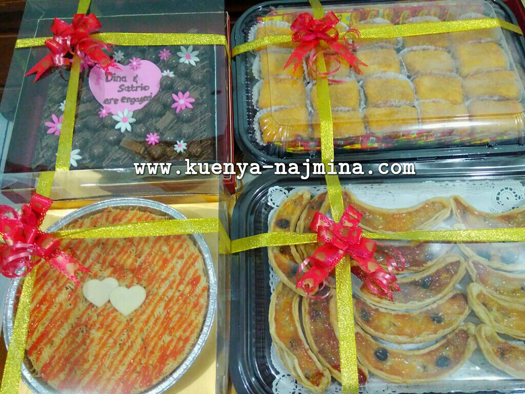 Detail Hiasan Hantaran Kue Lamaran Nomer 11