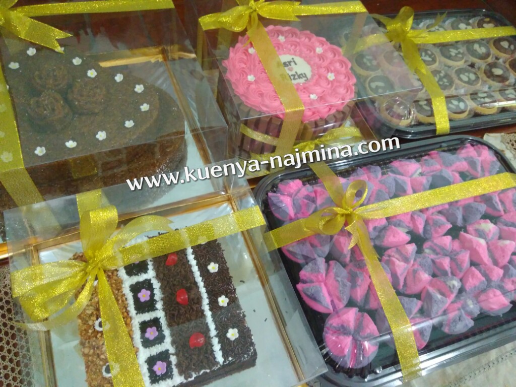 Detail Hiasan Hantaran Kue Lamaran Nomer 15