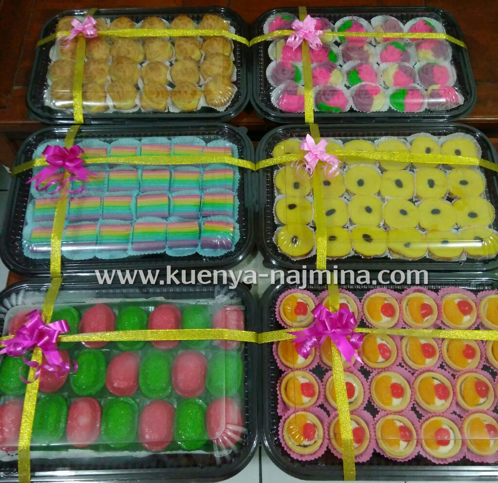 Detail Hiasan Hantaran Kue Lamaran Nomer 18