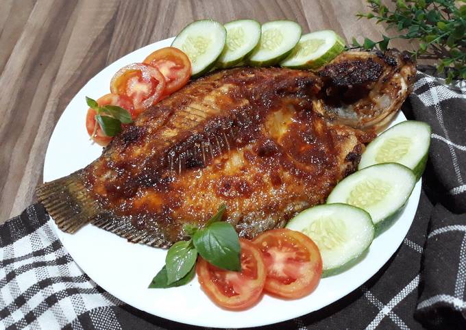 Detail Hiasan Ikan Bakar Nomer 42