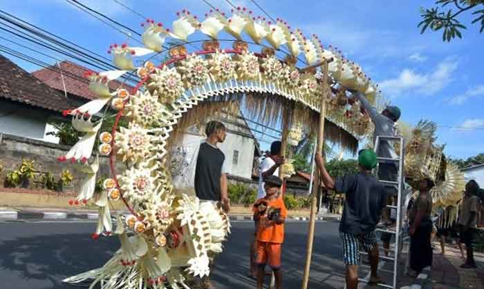 Detail Hiasan Janur Bali Nomer 18