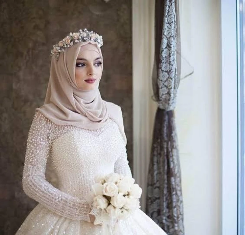 Detail Hiasan Kepala Pengantin Berjilbab Nomer 2