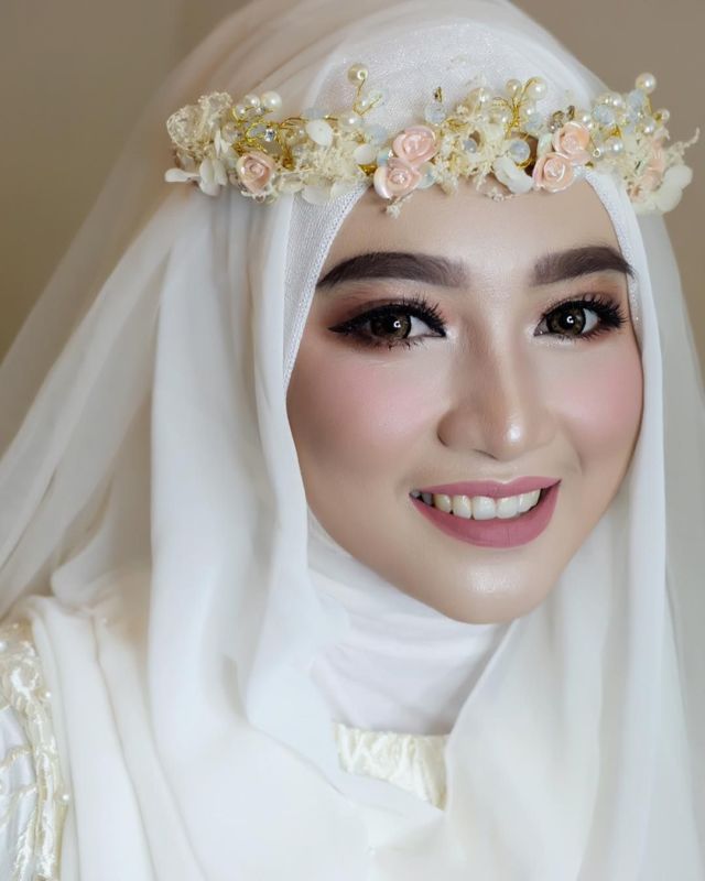 Detail Hiasan Kepala Pengantin Berjilbab Nomer 23