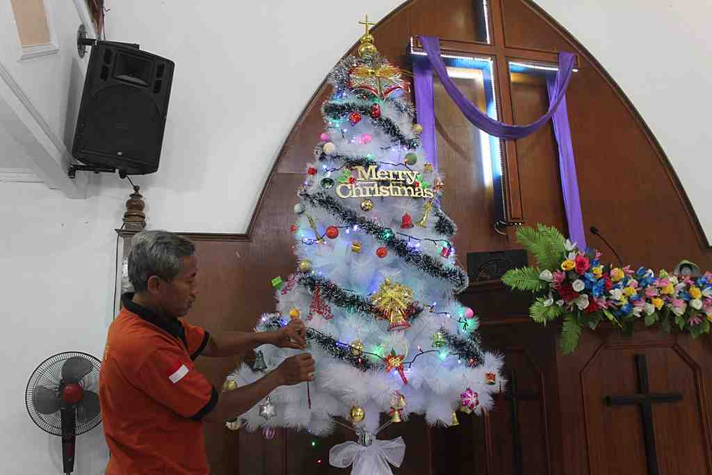 Detail Hiasan Pohon Natal Nomer 22