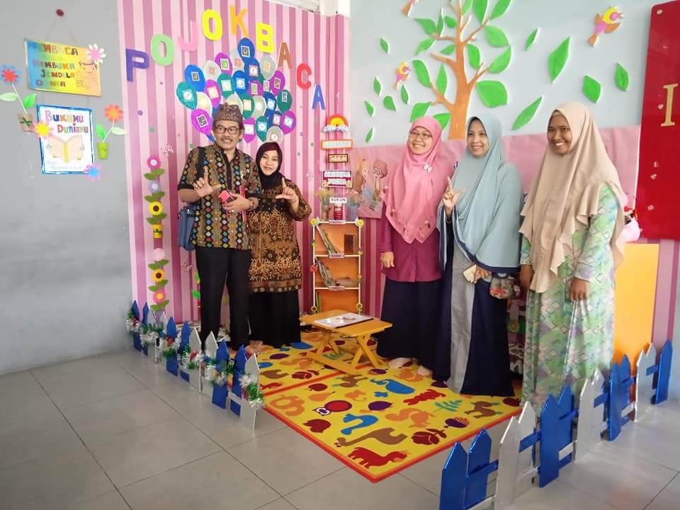 Detail Hiasan Pojok Baca Nomer 23