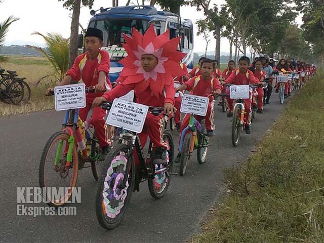 Detail Hiasan Sepeda Santai Nomer 41