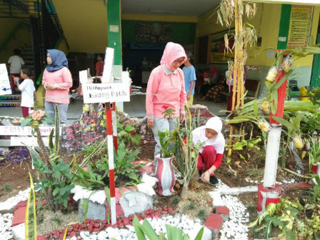 Detail Hiasan Taman Sekolah Nomer 36