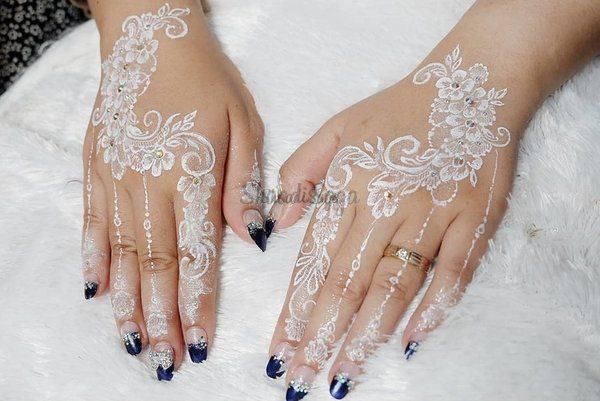 Detail Hiasan Tangan Henna Simple Nomer 47