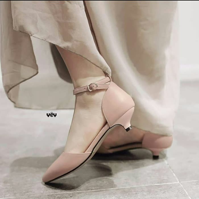 Detail High Heels Pendek Remaja Nomer 4