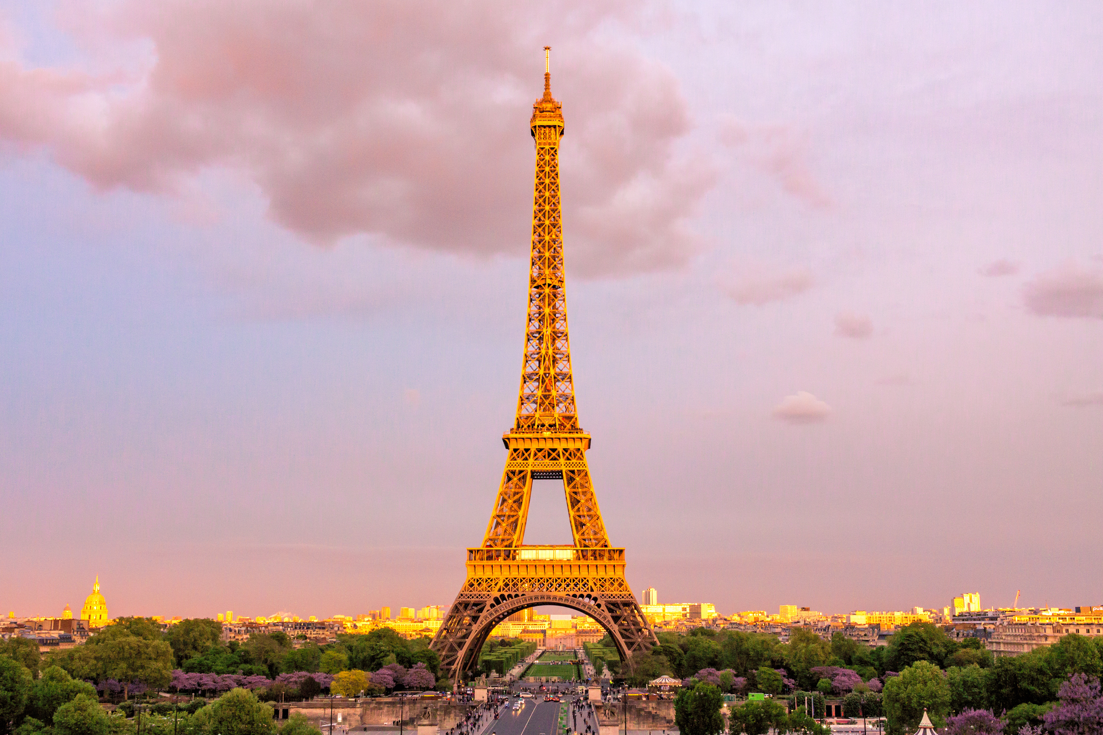 Detail High Resolution Eiffel Tower Nomer 16