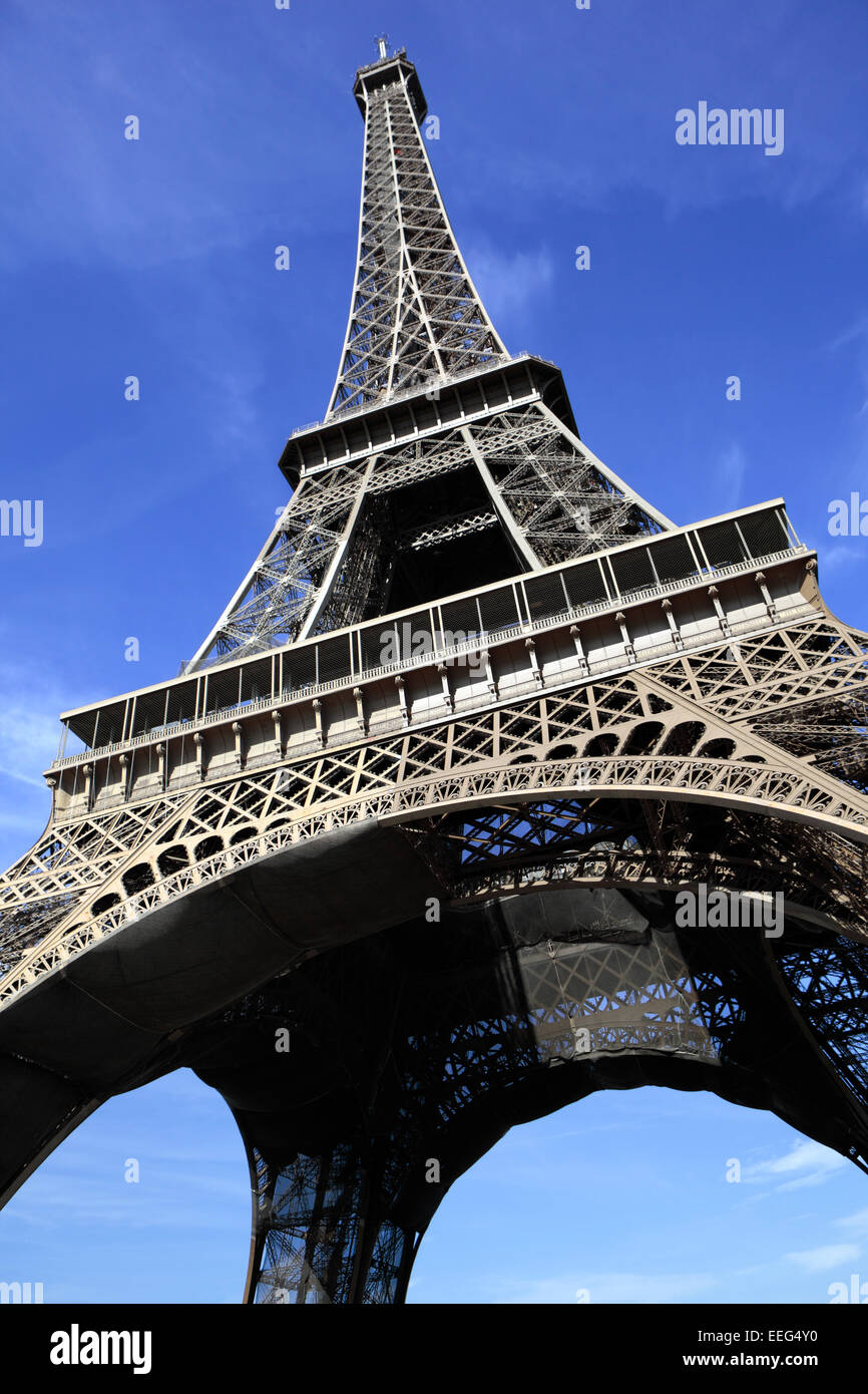Detail High Resolution Eiffel Tower Nomer 18