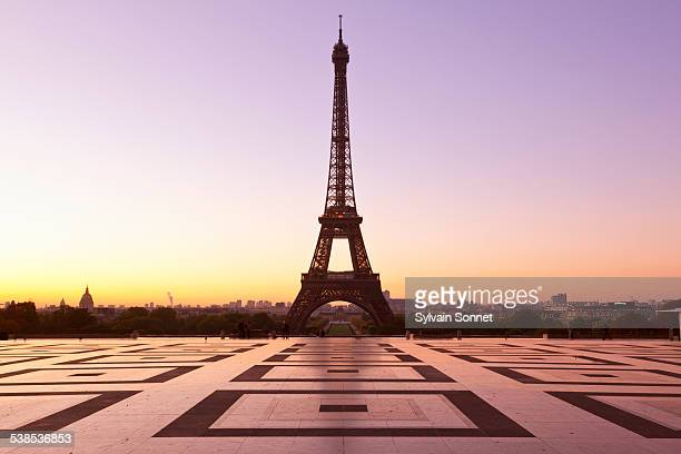 Detail High Resolution Eiffel Tower Nomer 27