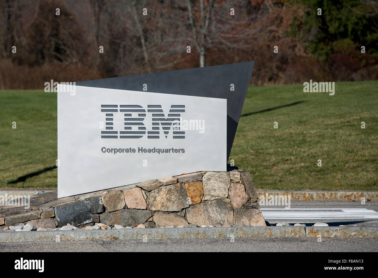 Detail High Resolution Ibm Logo Nomer 32