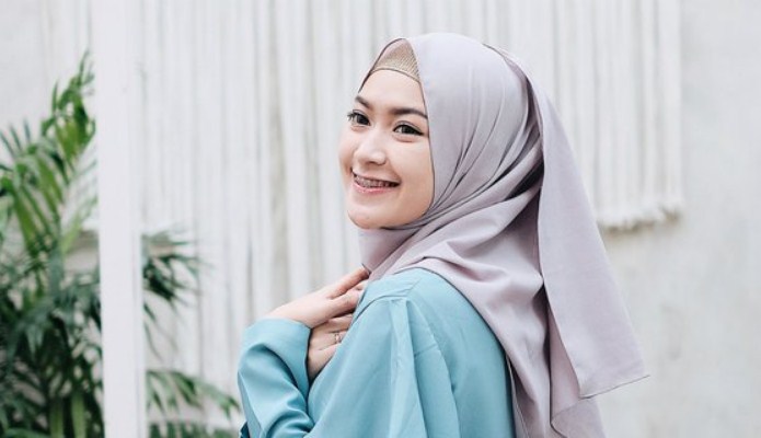 Detail Hijab Anak Kuliahan Nomer 40