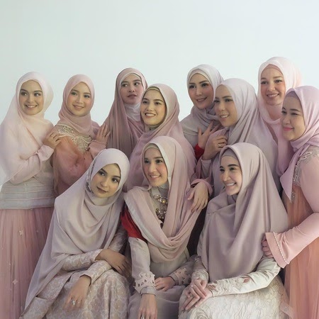 Detail Hijab Tema Photo Studio Bareng Sahabat Nomer 8