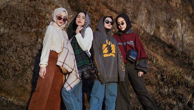 Detail Hijab Tema Photo Studio Bareng Sahabat Nomer 19