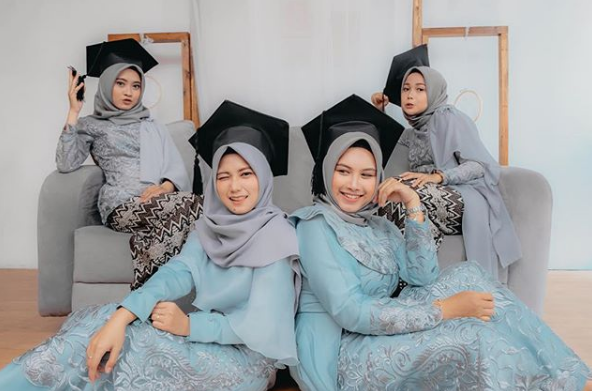 Detail Hijab Tema Photo Studio Bareng Sahabat Nomer 22