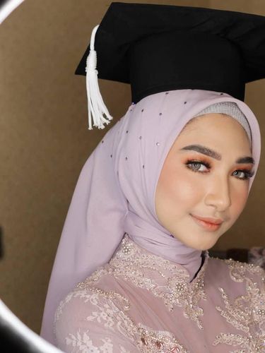 Detail Hijab Wisuda Simple Nomer 13