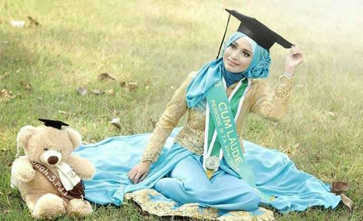 Detail Hijab Wisuda Simple Nomer 32