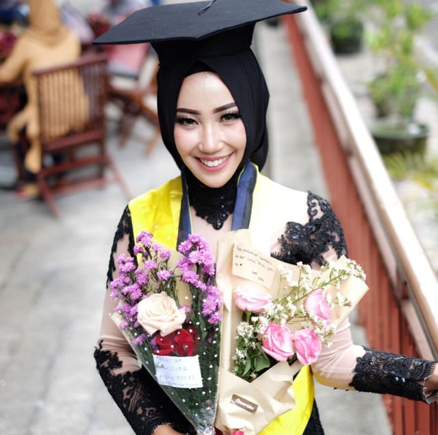 Detail Hijab Wisuda Simple Nomer 42