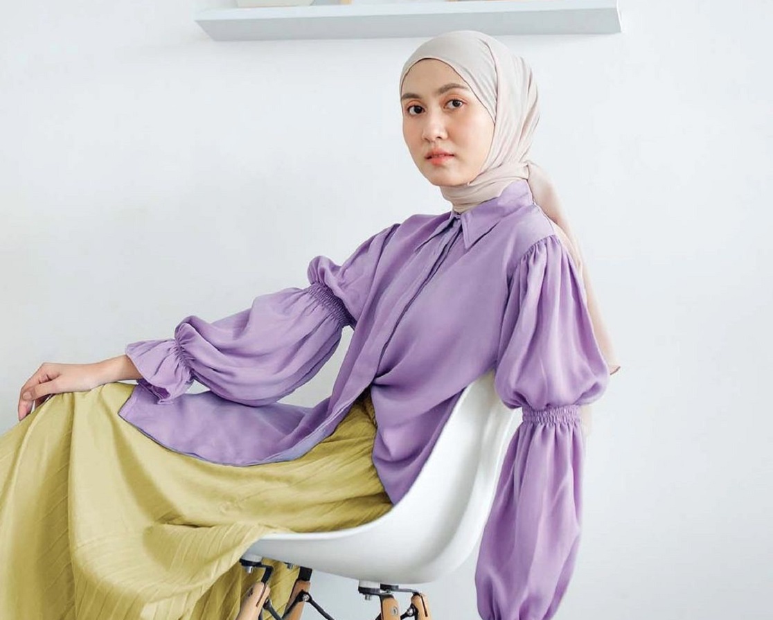 Detail Hijab Yang Cocok Untuk Baju Warna Lilac Nomer 3