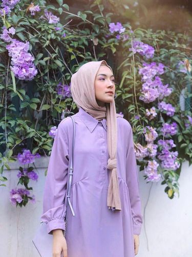 Detail Hijab Yang Cocok Untuk Baju Warna Lilac Nomer 5
