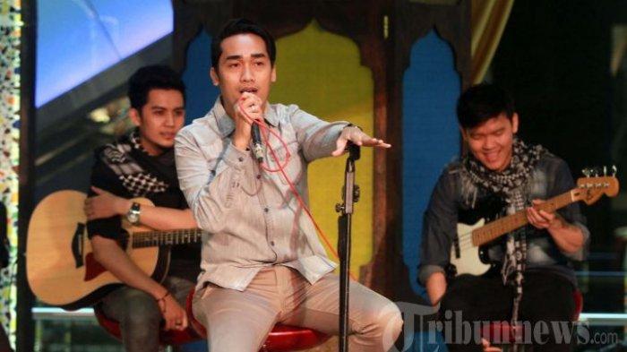 Detail Hijau Daun Suara Kunci Gitar Nomer 16