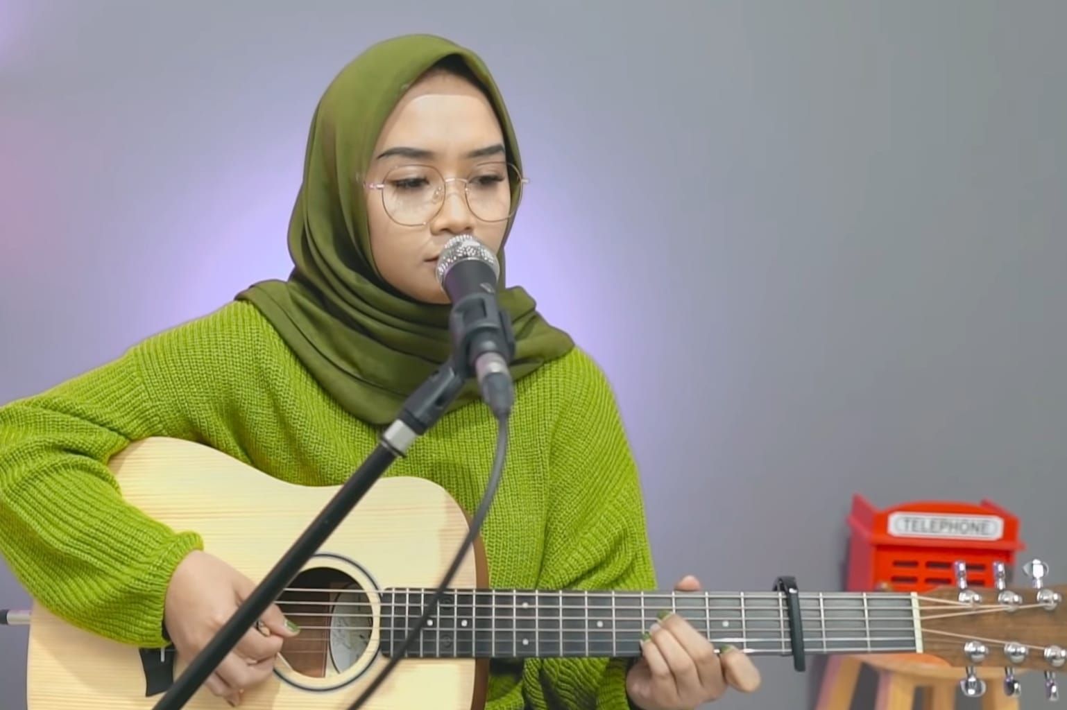 Detail Hijau Daun Suara Kunci Gitar Nomer 9