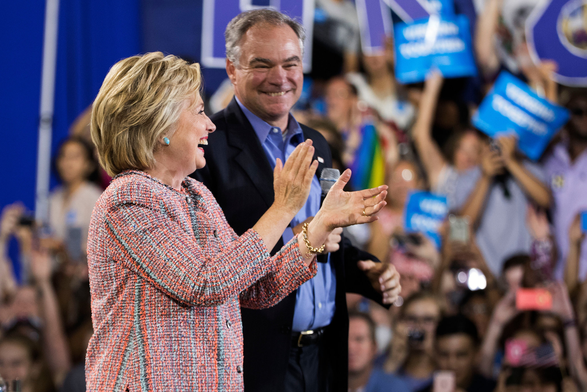 Detail Hillary Clinton Clapping Nomer 15