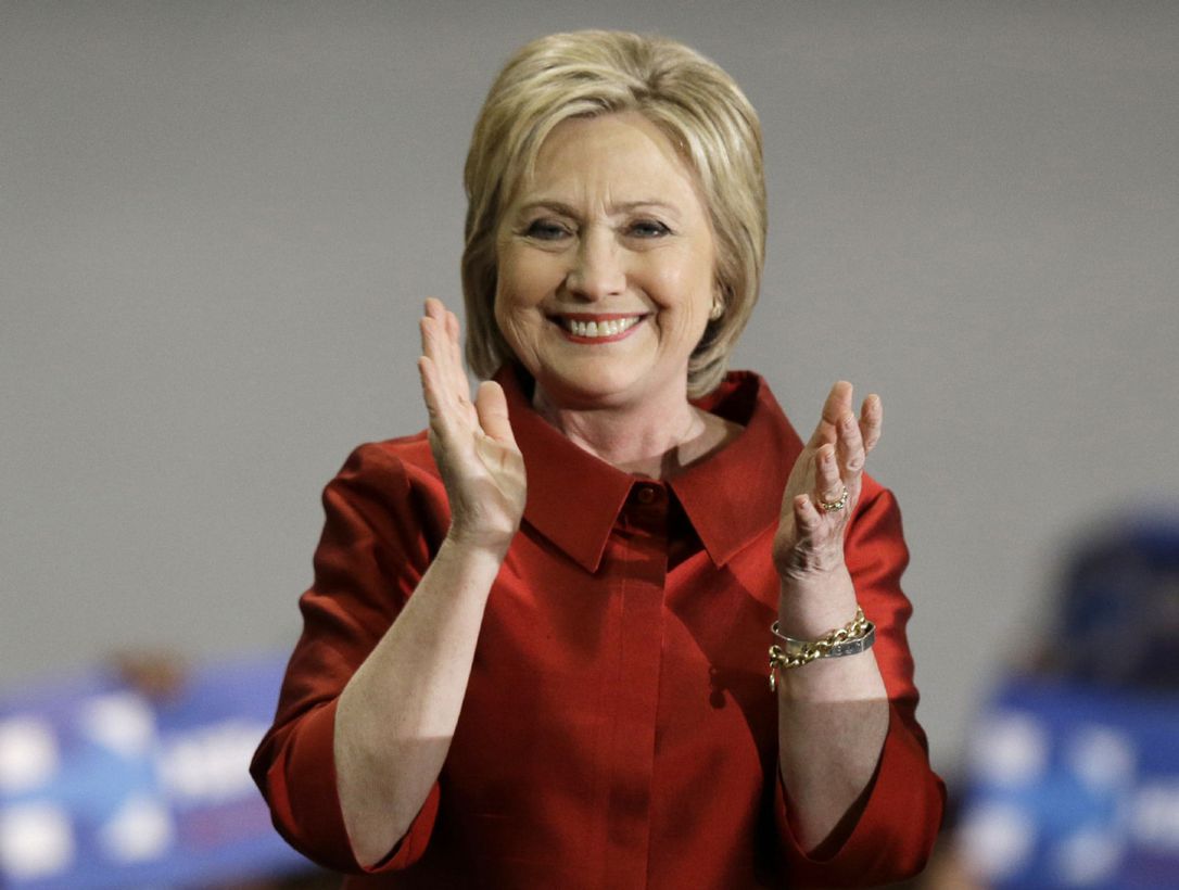 Detail Hillary Clinton Clapping Nomer 16