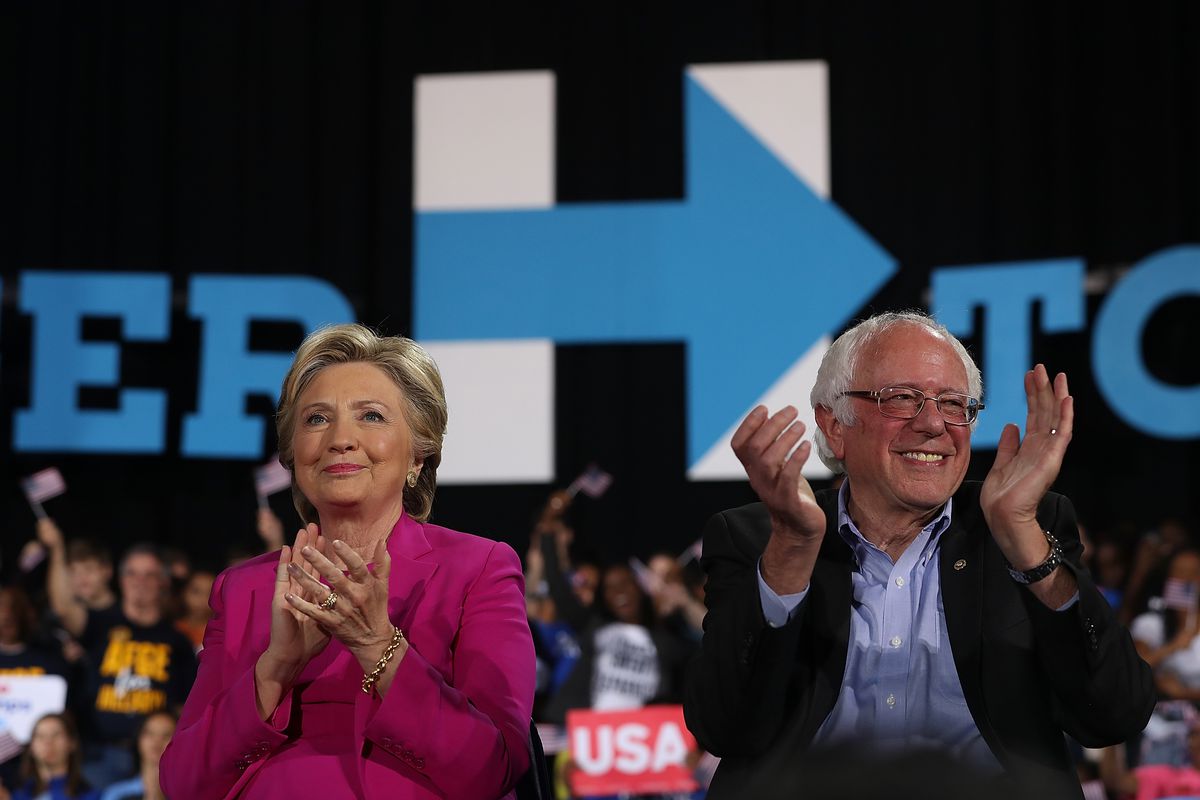 Detail Hillary Clinton Clapping Nomer 18