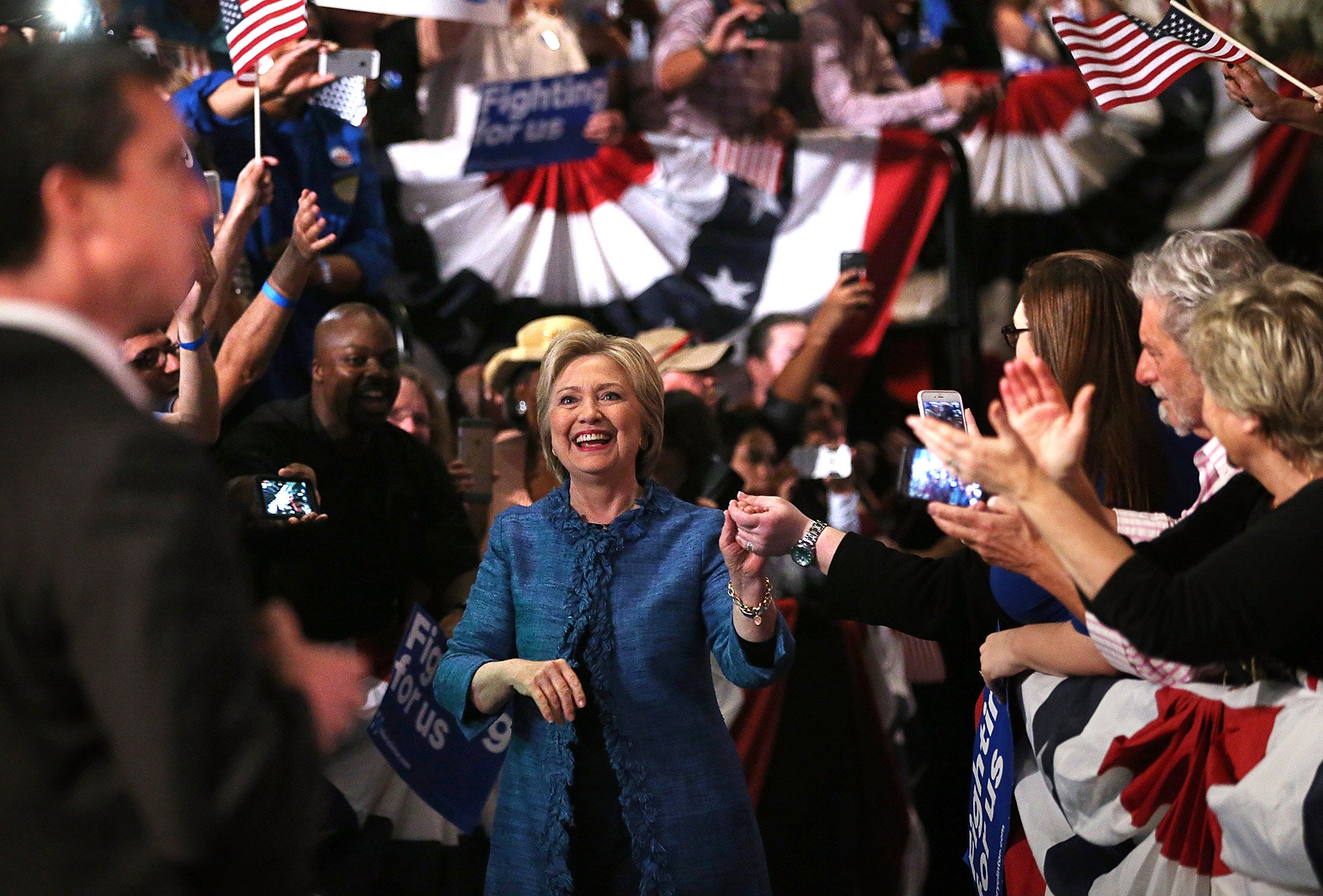 Detail Hillary Clinton Clapping Nomer 23