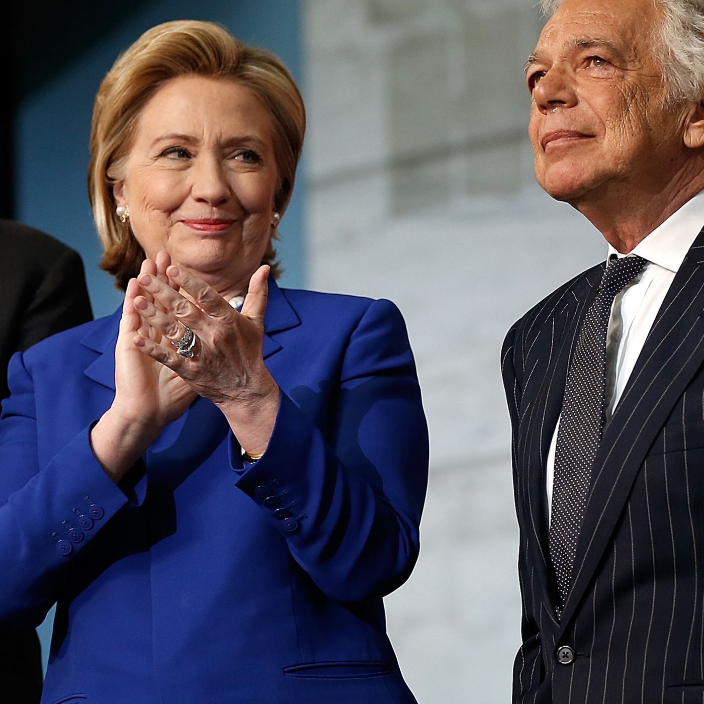 Detail Hillary Clinton Clapping Nomer 27
