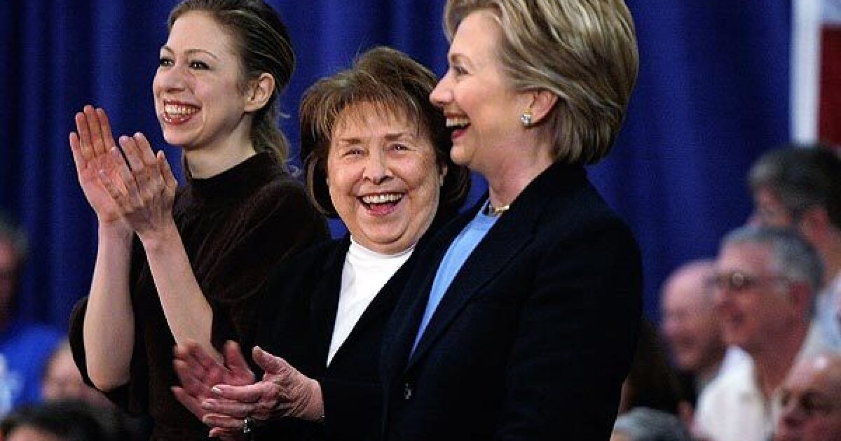 Detail Hillary Clinton Clapping Nomer 28