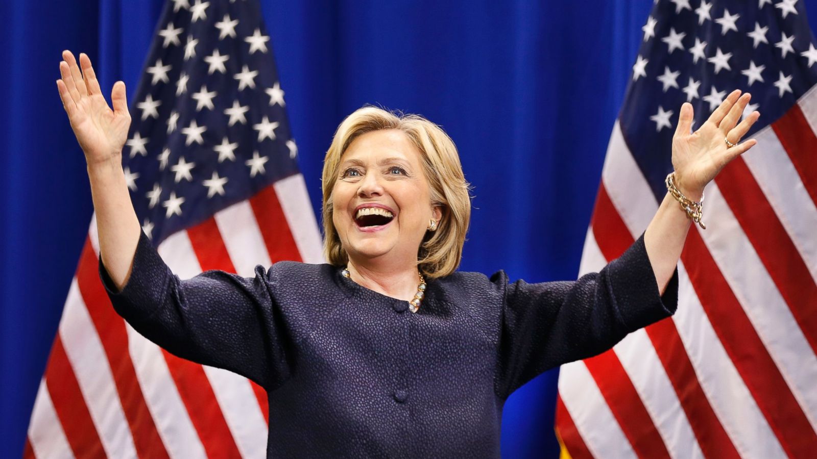 Detail Hillary Clinton Clapping Nomer 31