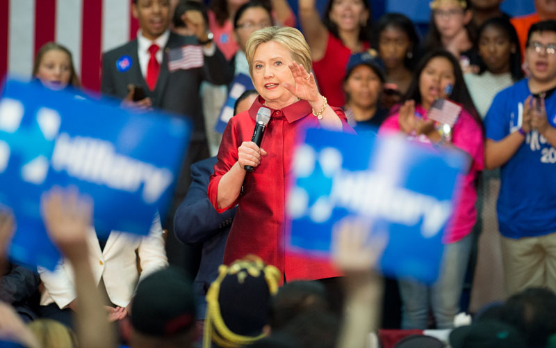 Detail Hillary Clinton Clapping Nomer 32