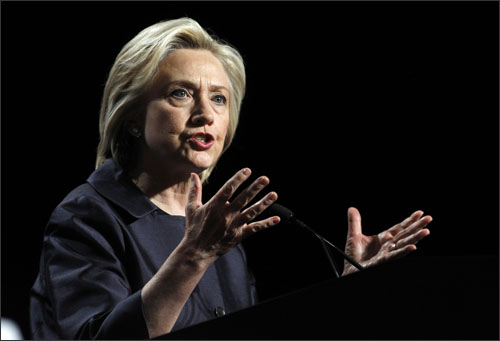 Detail Hillary Clinton Clapping Nomer 34