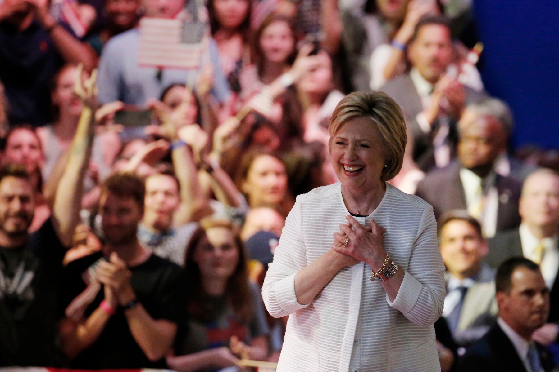 Detail Hillary Clinton Clapping Nomer 8