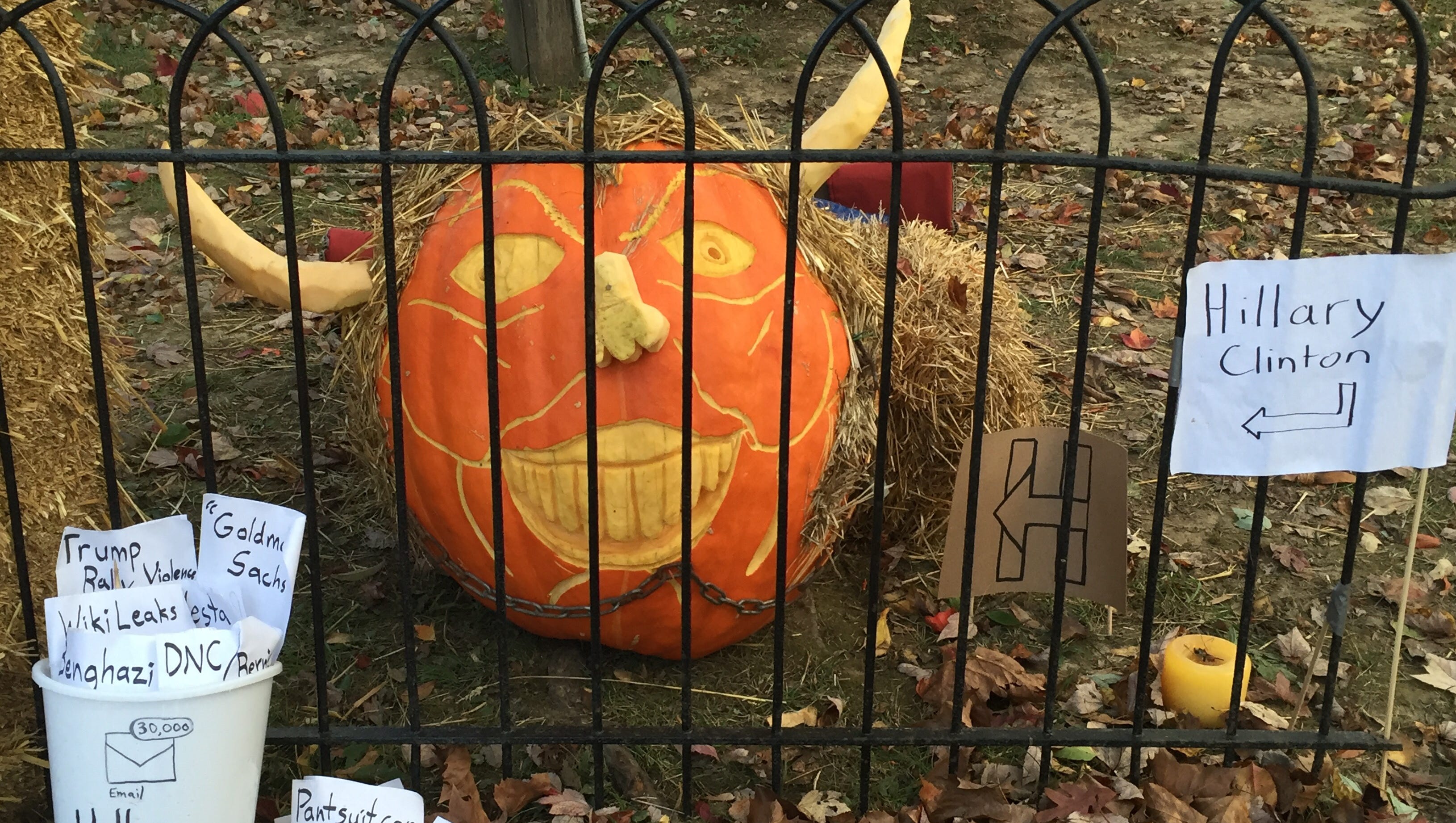 Hillary For Prison Pumpkin - KibrisPDR