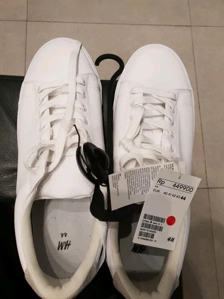 Detail Hm Sepatu Putih Nomer 22