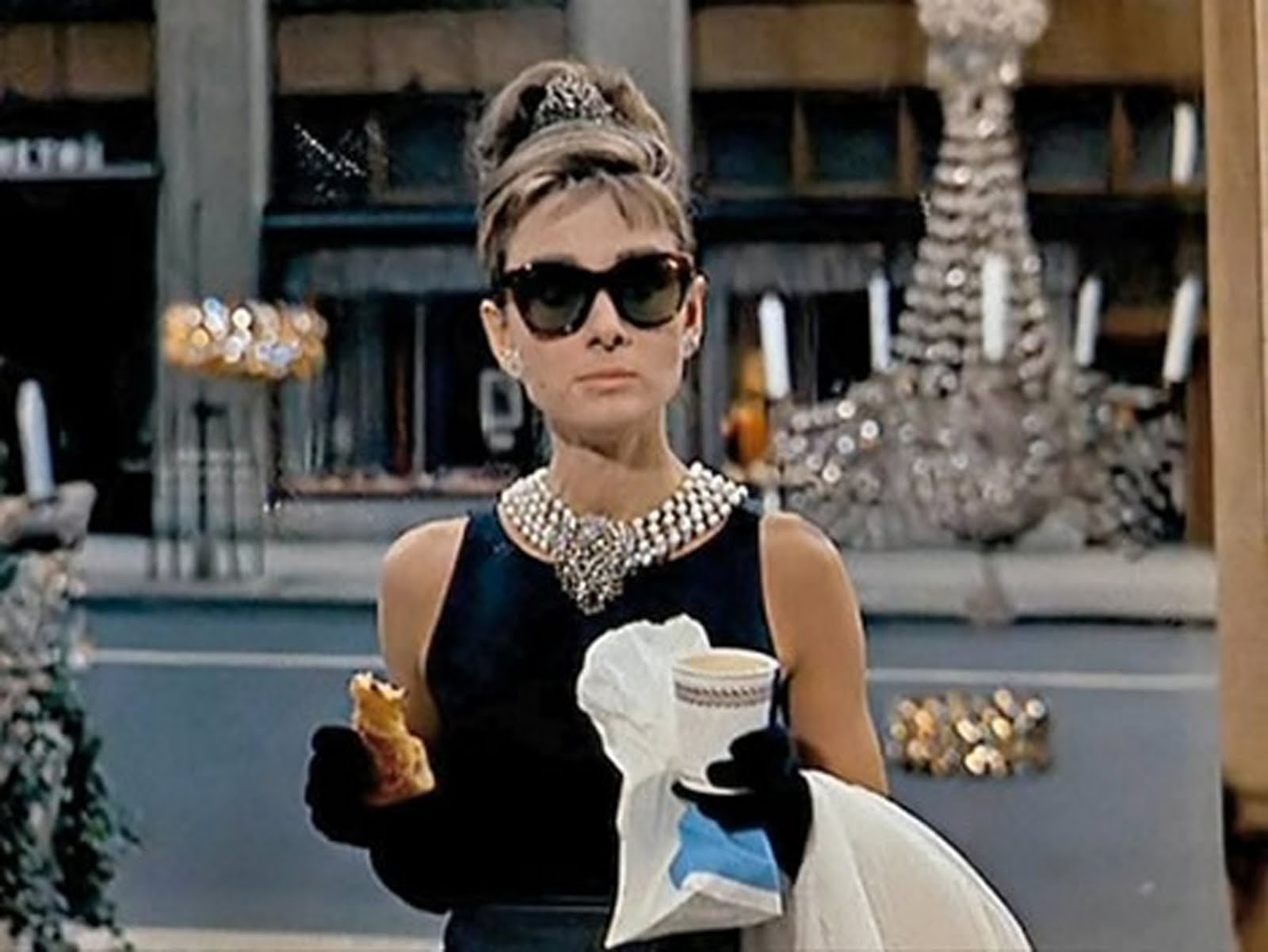 Detail Holly Golightly Paul Varjak Nomer 21