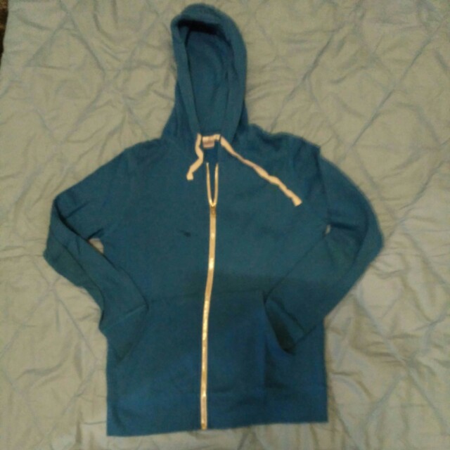 Detail Hoodie Biru Langit Nomer 47