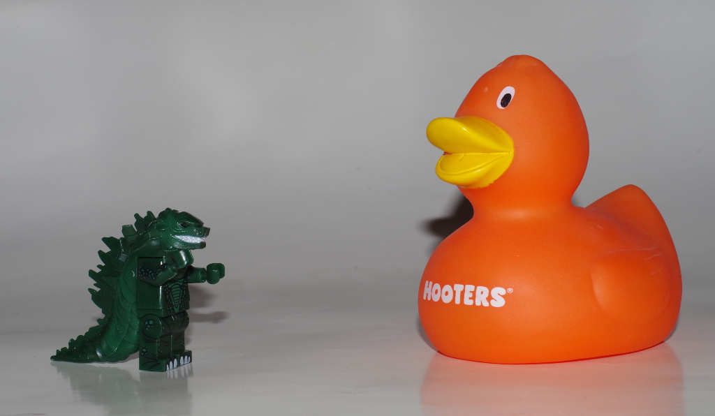 Detail Hooters Rubber Duck Nomer 12